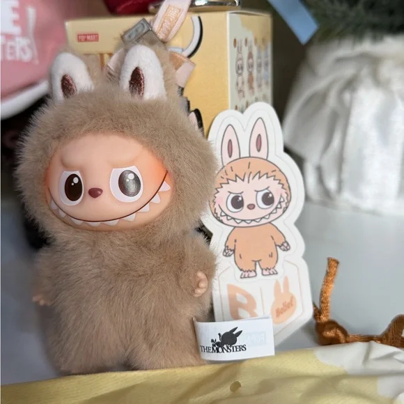 Authentic Pin For Love Letter B Labubu From Pop Mart - Picture 4 of 4